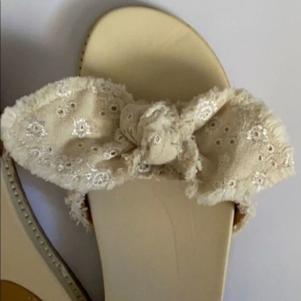 Bill Blass women’s sandals Cotton-Cream Denim Bow Slide | Size US 10 - Picture 5 of 8